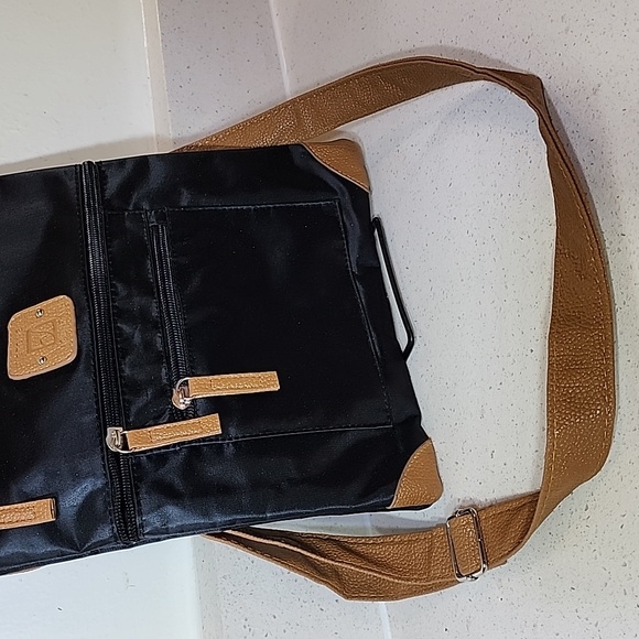 Crossbody Stone Mountain Purse New no Tags - Picture 3 of 6